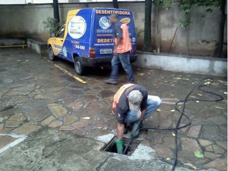 Hidrojateamento na Vila Rubi